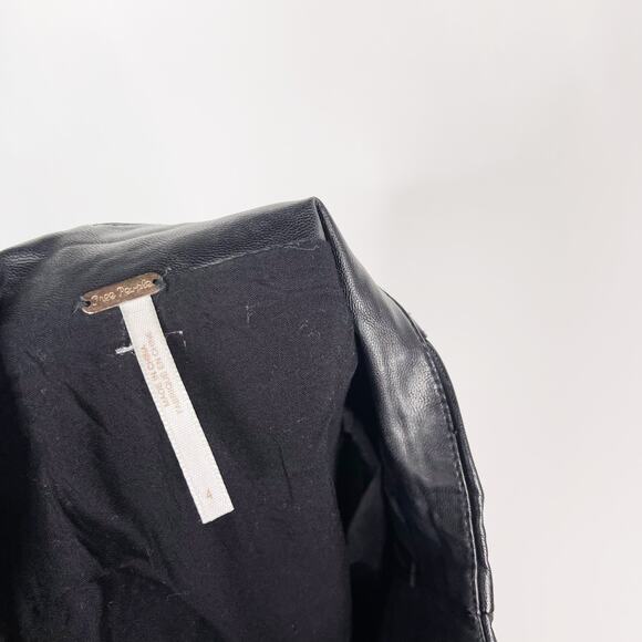 Free People Size 4 Black Feelin Fresh Vegan Mini Skirt Faux Leather Belted Zip - Picture 6 of 12